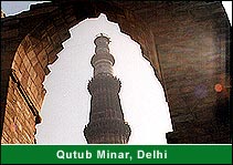 Qutub Minar, Delhi Travel Agent